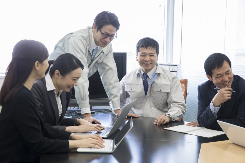 14:00 社内MTG　イメージ画像